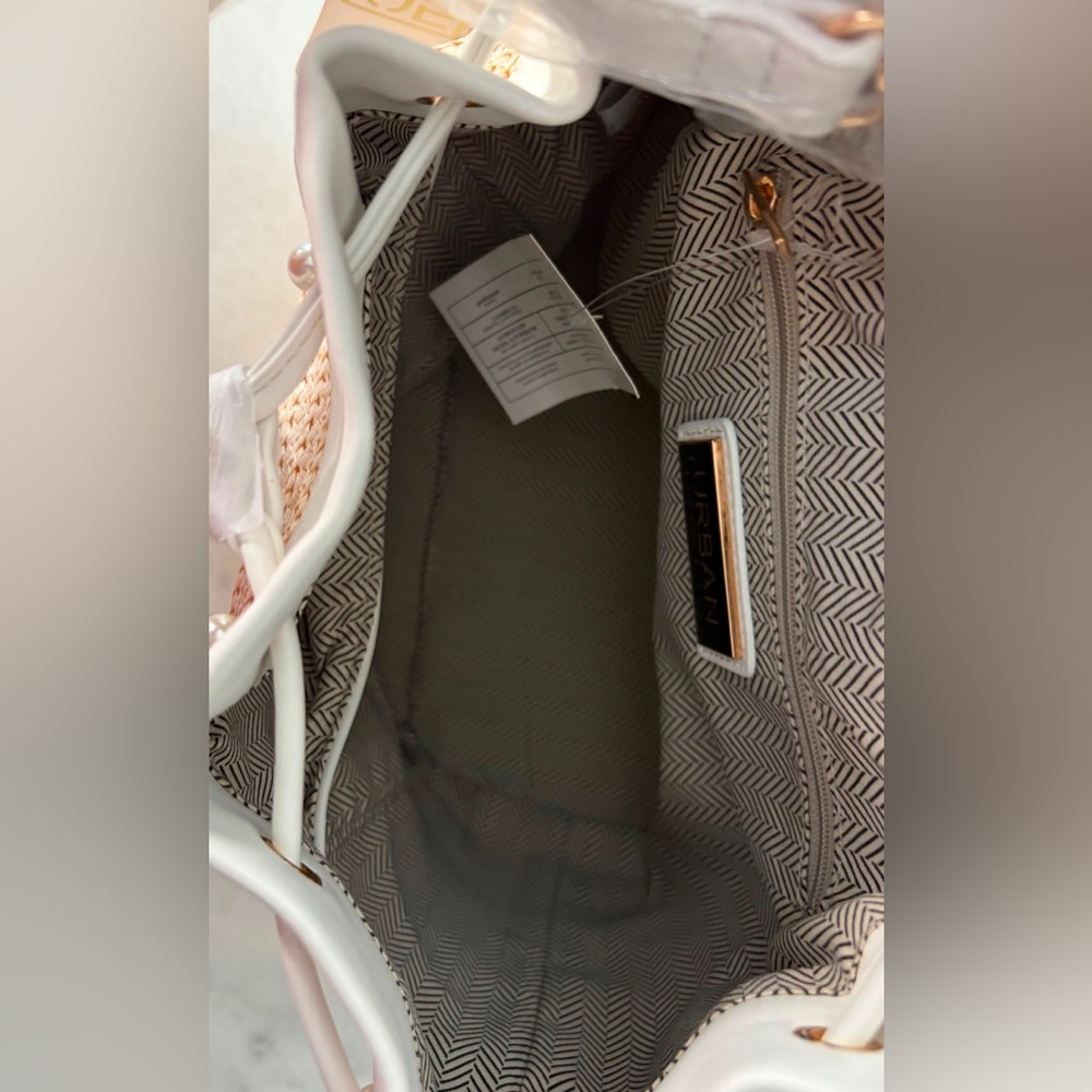 Sealife Straw Bucket Bag with White Trim and Gold Star Accents - Picture 3 of 4